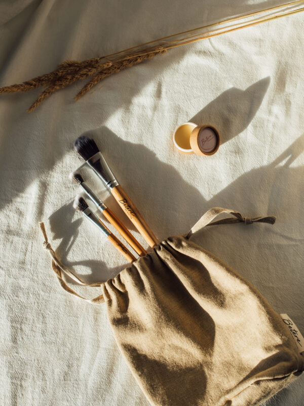 Make-up kwasten mandje